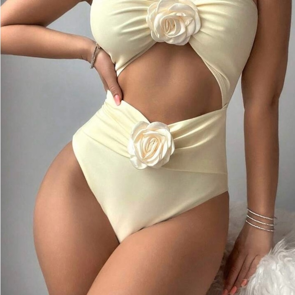 SHEIN Cream Swimsuit with Floral Detail size M preowned